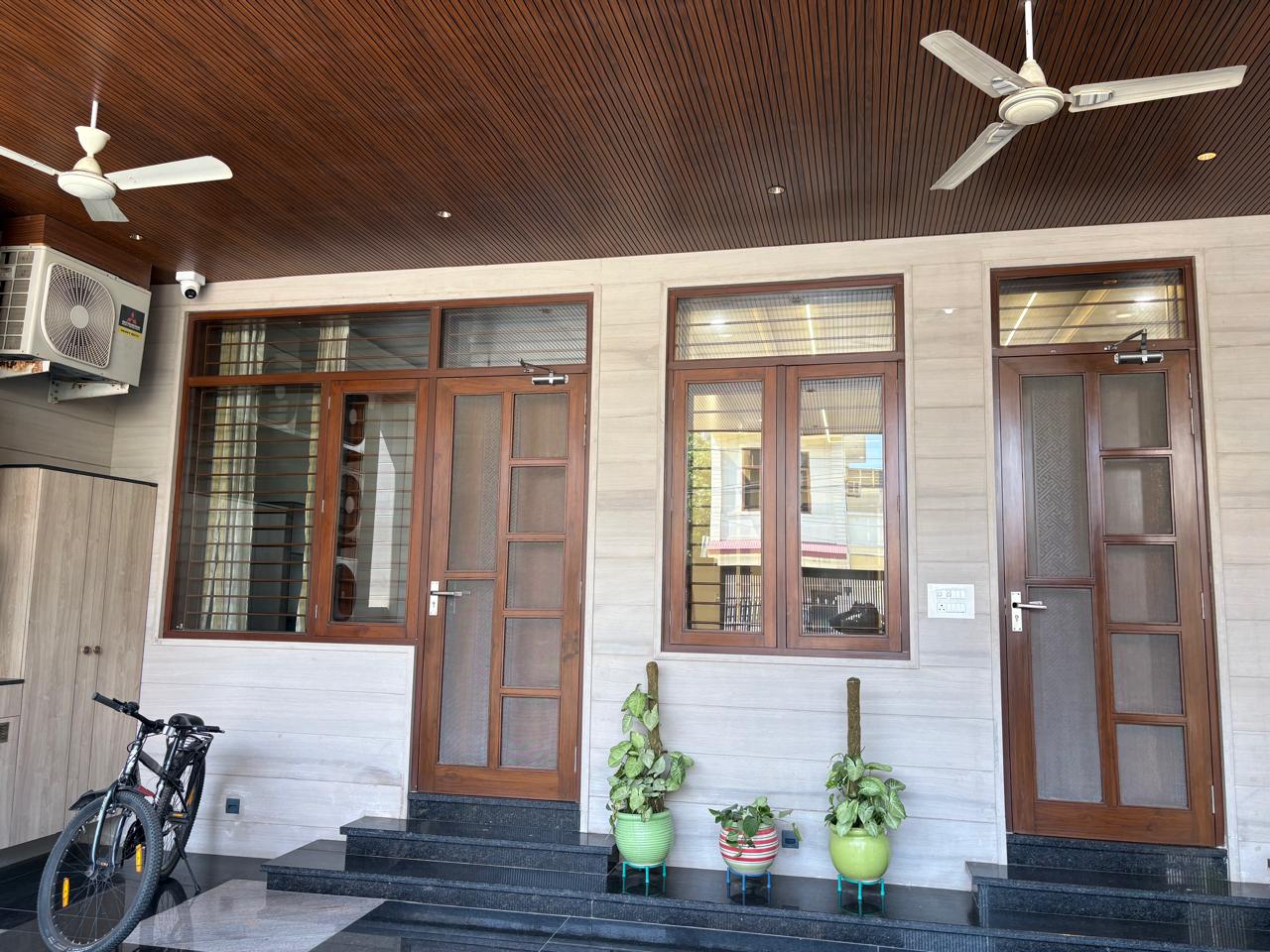 Premium Fully Furnished 3 BHK Ground Floor Apartment for Rent in Mansarovar